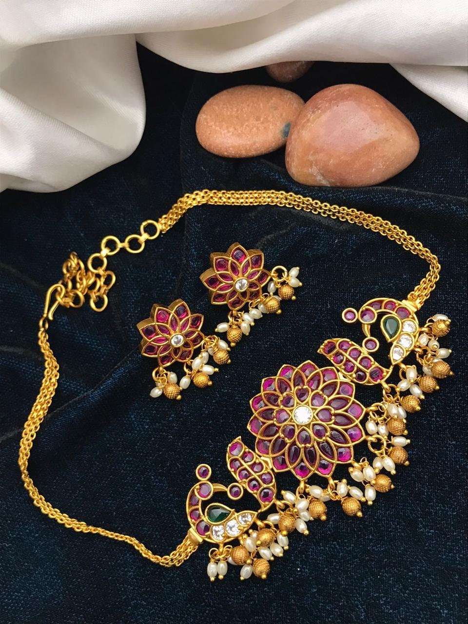 Fancy Stone Bangles D794576D